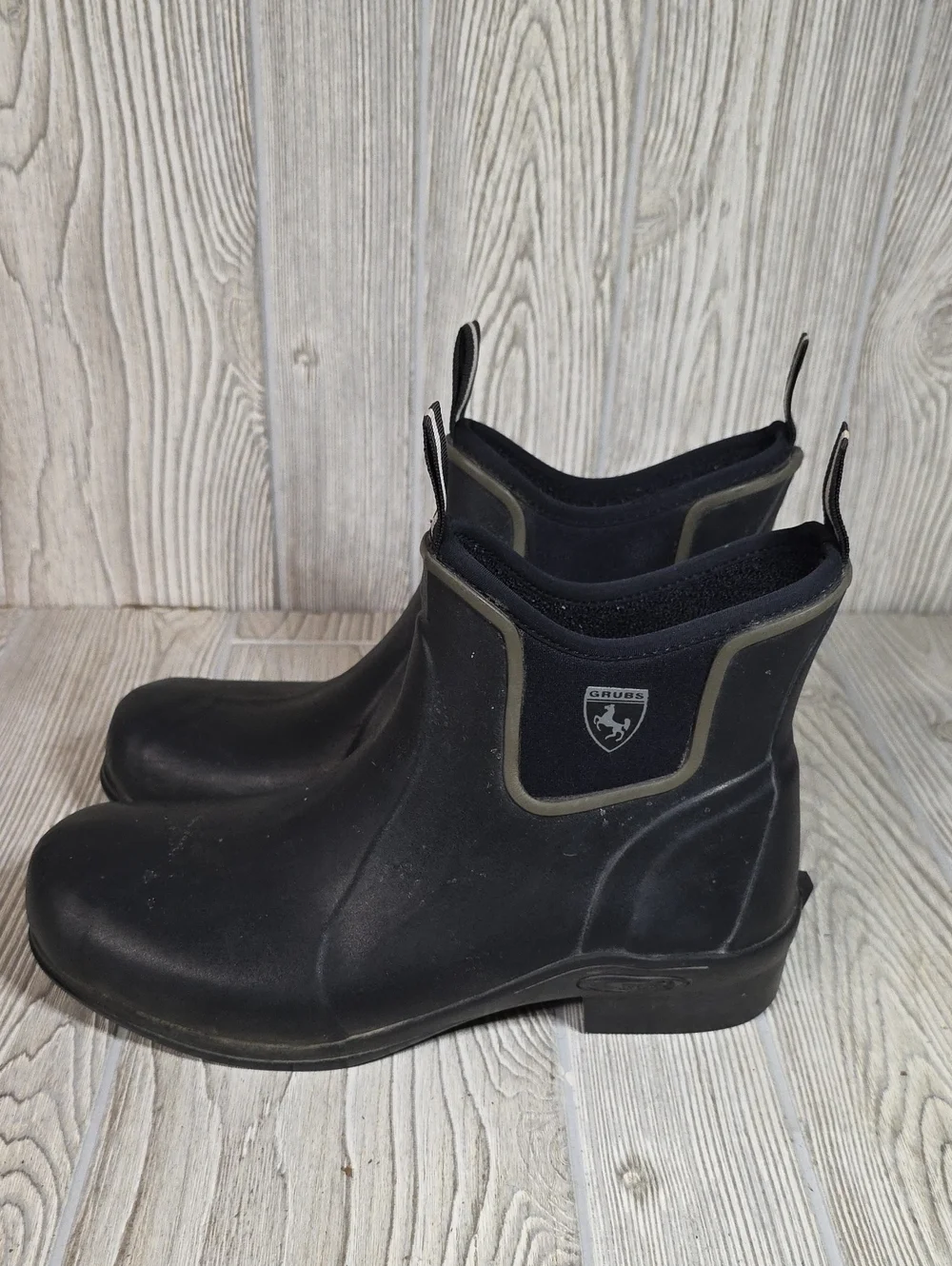 Grubs pre owned